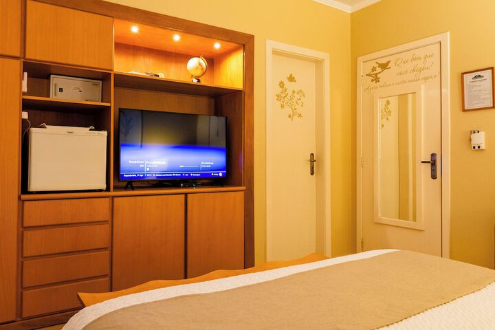 Room 16 of 95