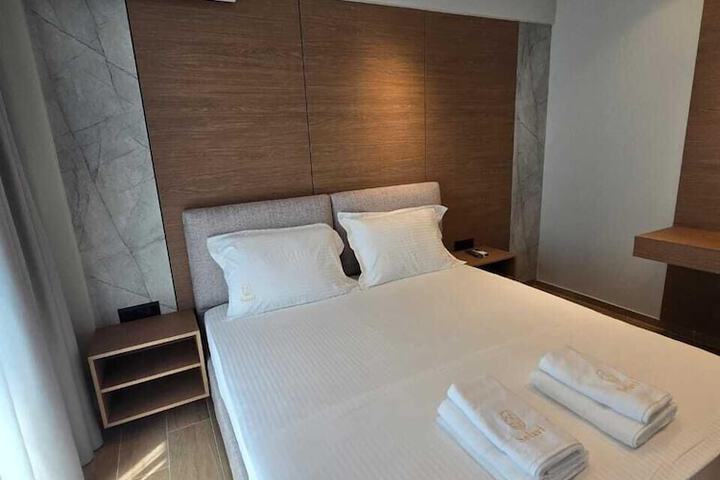 Room 60 of 77