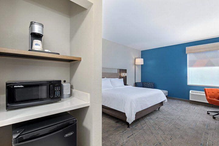Standard | King Bed (14 of 28)