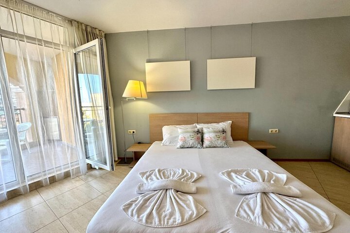 Room 54 of 151