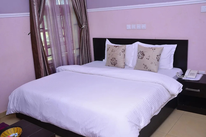 Room 5 of 23