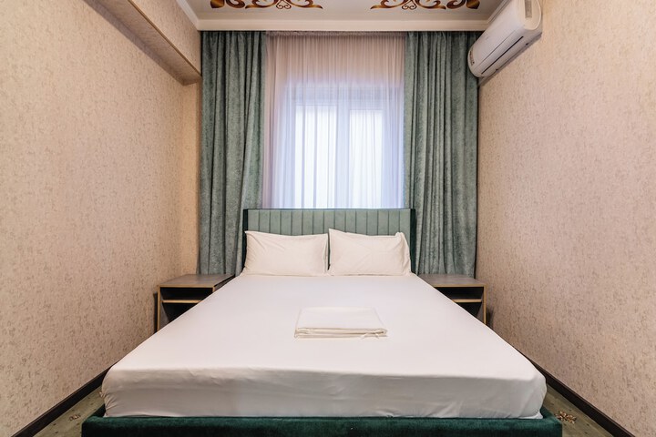 Room 9 of 84