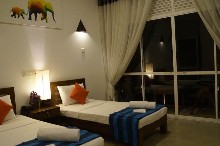 Room 2 of 60