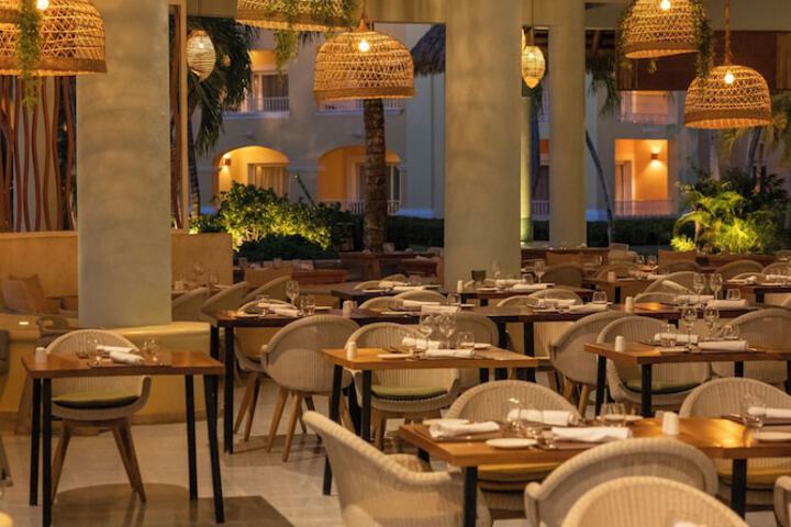 Dining 86 of 131