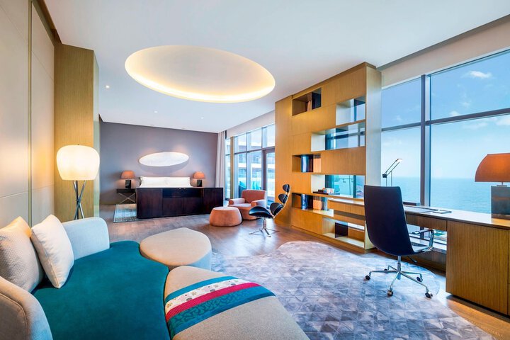 Room 18 of 65