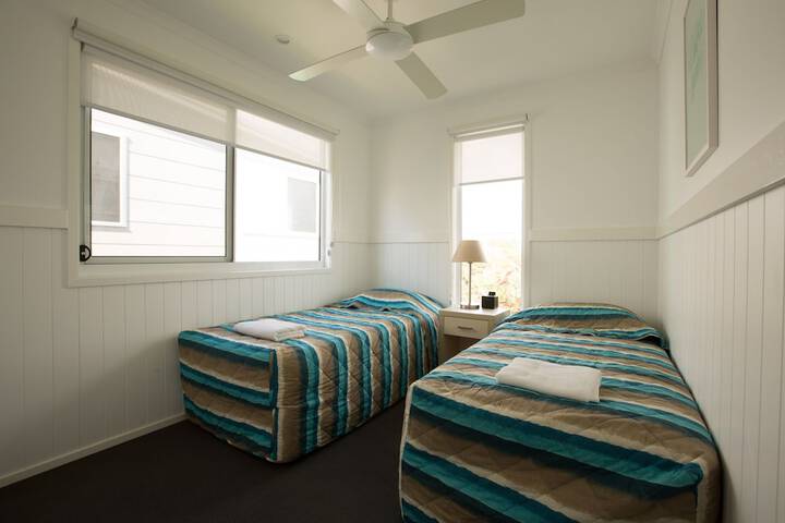 Room 3 of 152