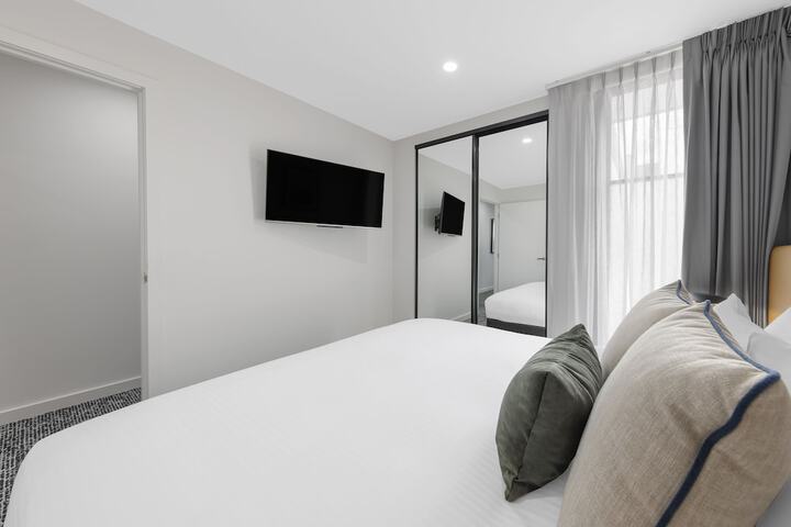 Room 6 of 44