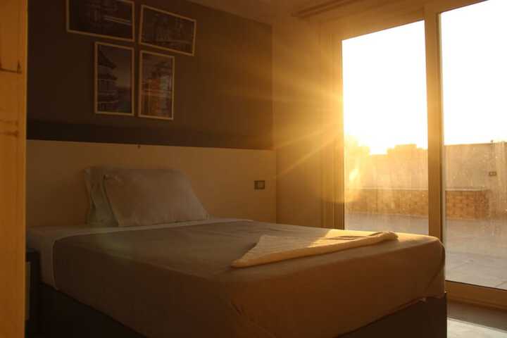 Room 16 of 34