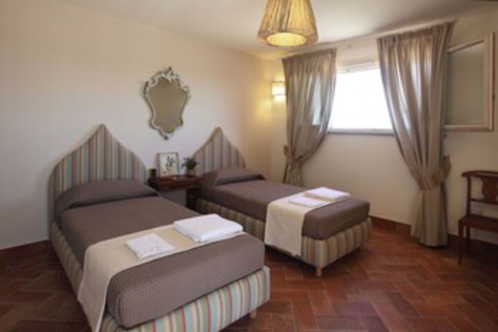 Room 34 of 47
