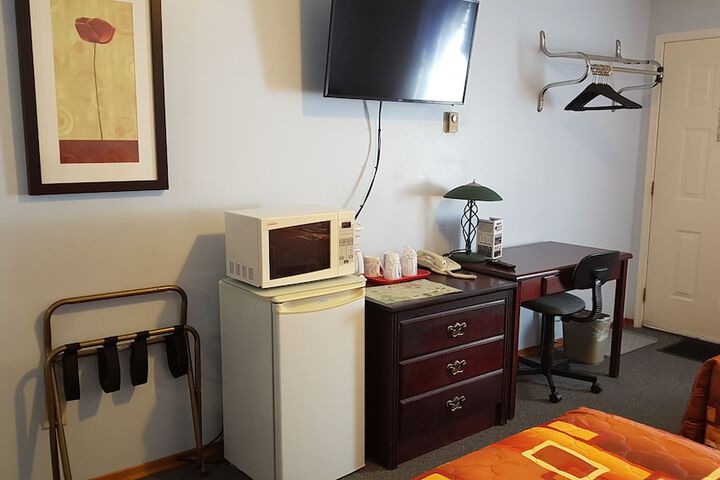 Room 5 of 33