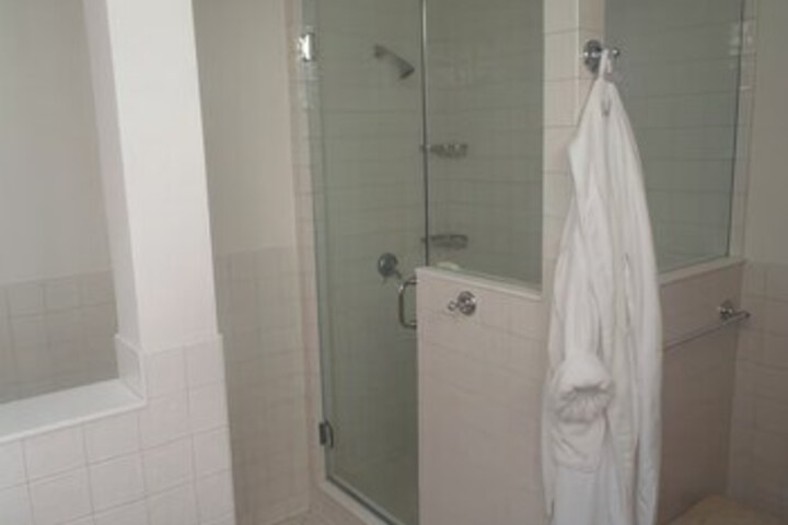 Room 3 of 47