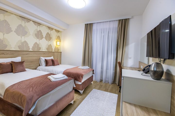 Room 4 of 14