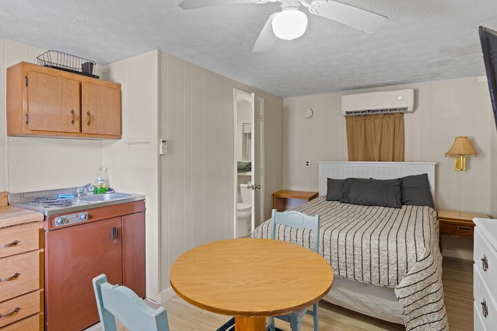 Room 13 of 37