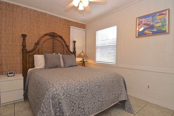Room 10 of 156