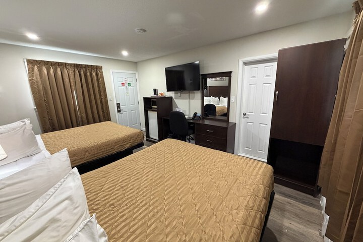 Room 8 of 53