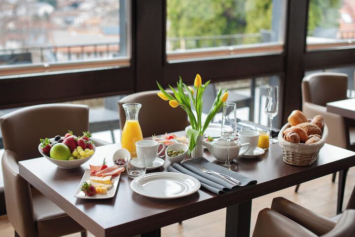 Breakfast/Coffee Service 65 of 80