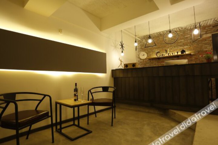 Colour Hotel