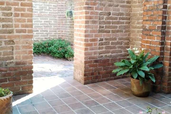 Room 14 of 143