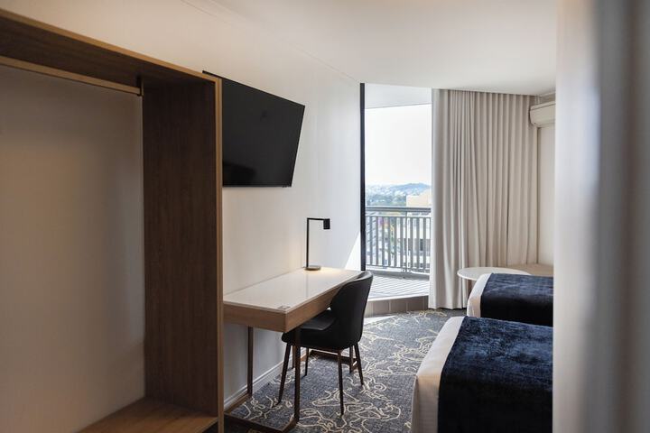 Room 26 of 76