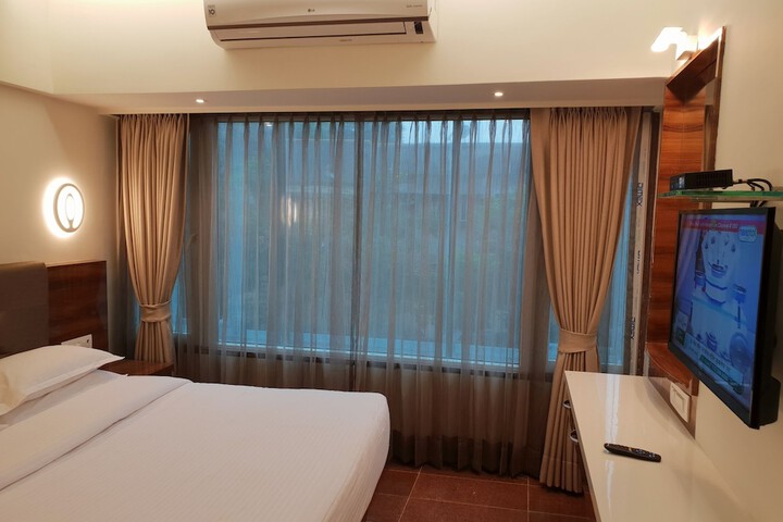 Room 30 of 97