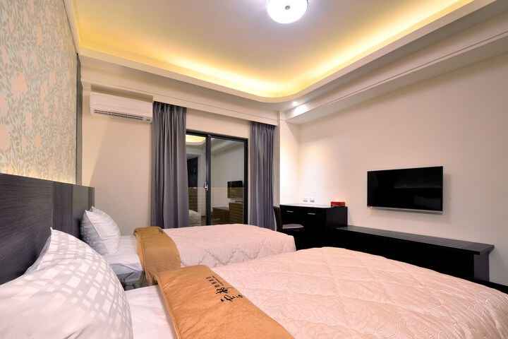 Room 17 of 39