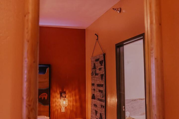 Room 16 of 93