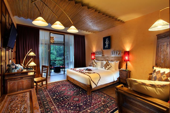 Room 4 of 25