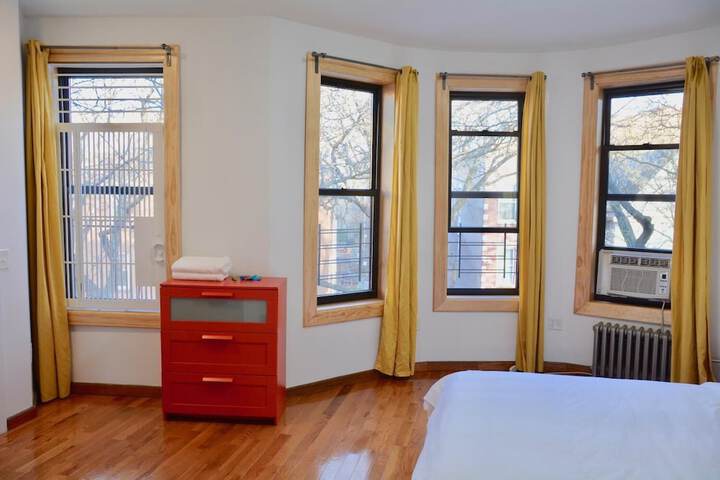 Room 2 of 6
