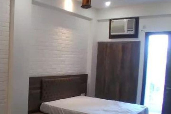 Room 2 of 9