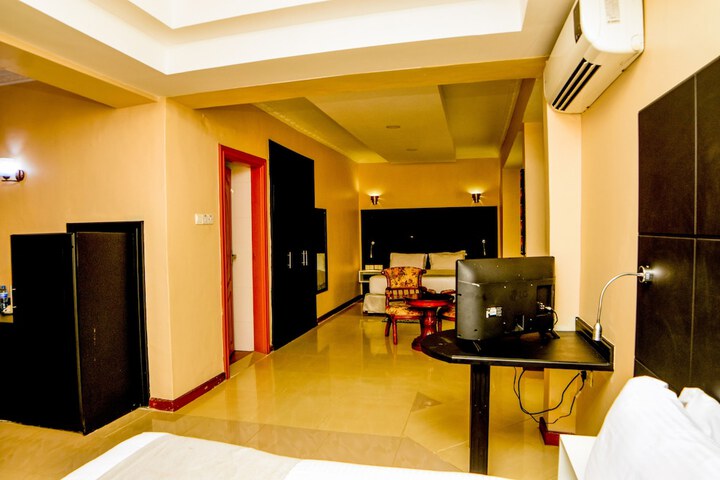 Room 14 of 62
