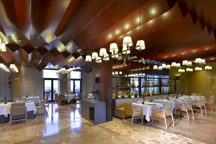 Dining 39 of 97