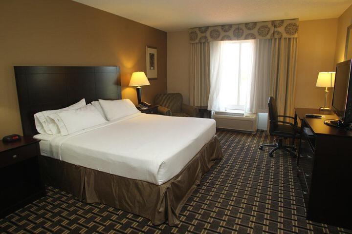 1 King Bed (19 of 20)