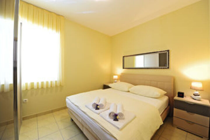 Room 13 of 51