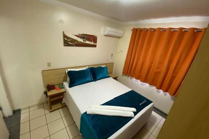Room 3 of 10