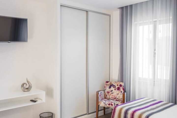 Room 6 of 36