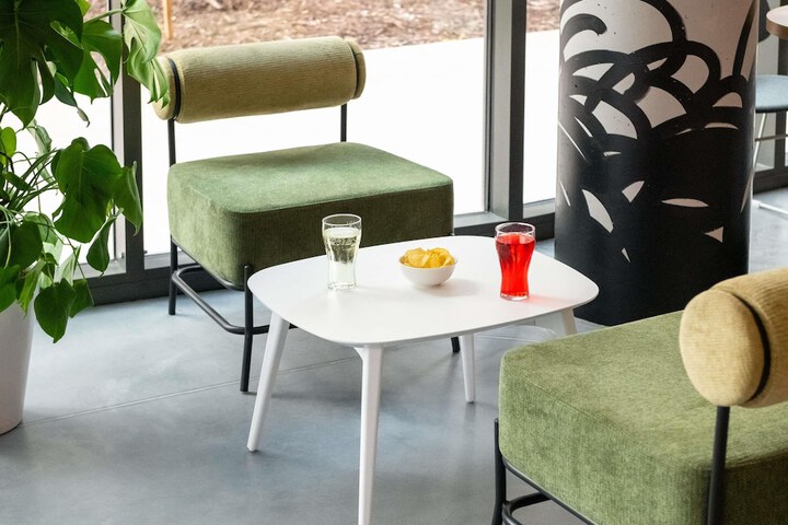 Lounge 60 of 69
