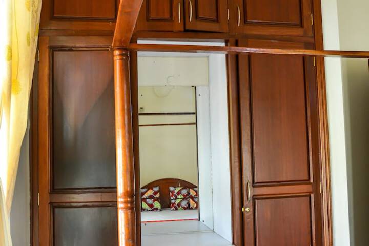Room 2 of 39