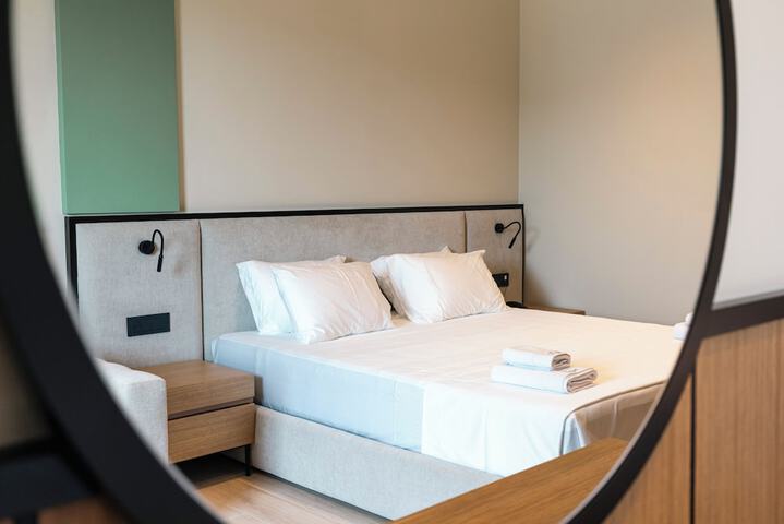 Room 28 of 62