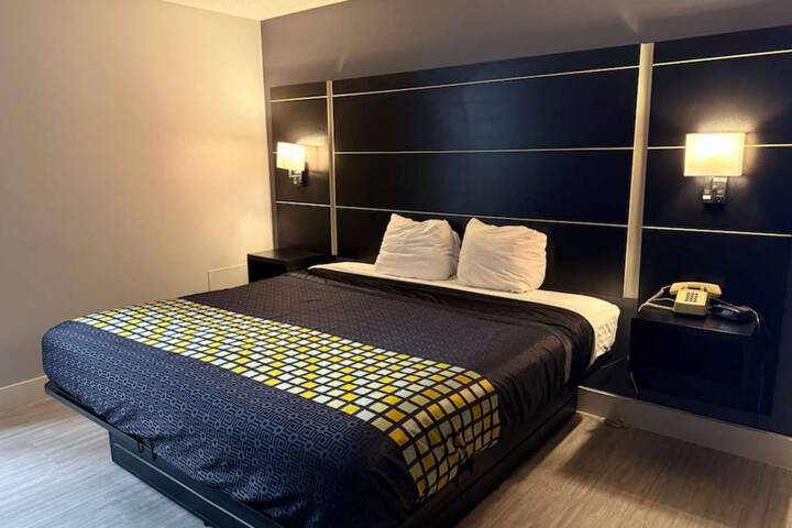 Room 18 of 38