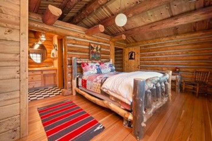 Room 7 of 28