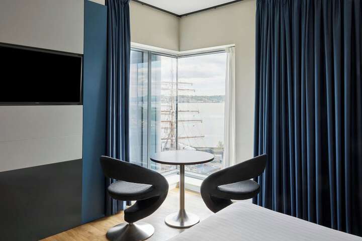 Room 21 of 40