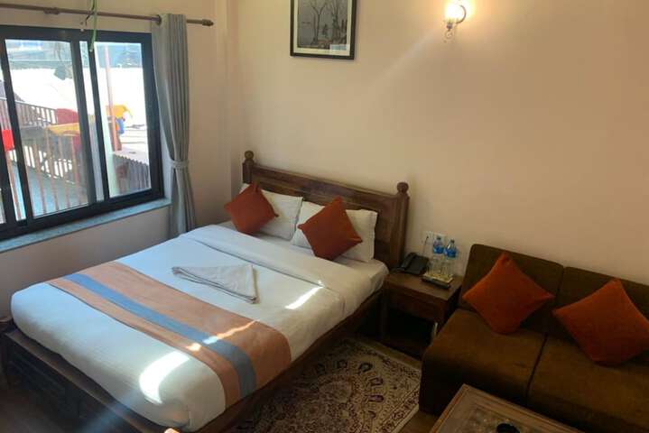 Room 10 of 24