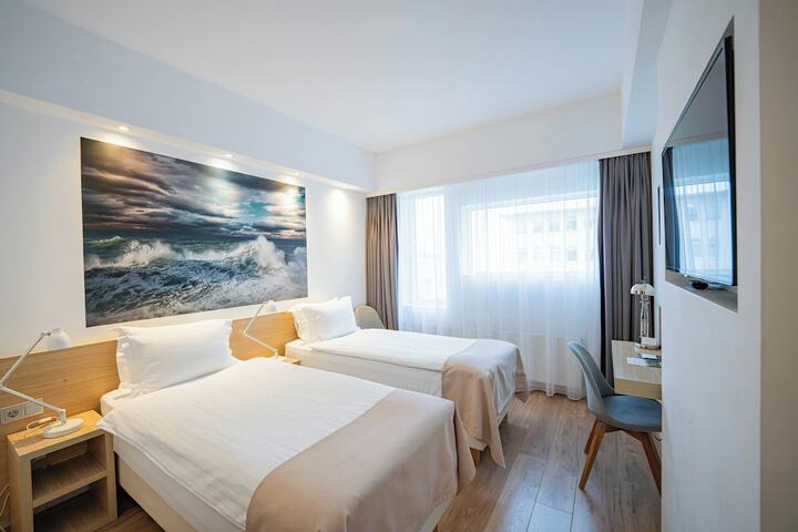 Room 12 of 31