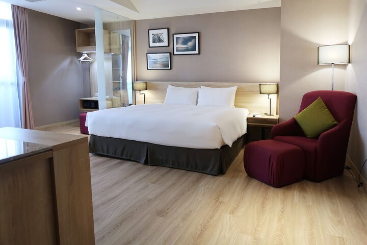 Room 35 of 63