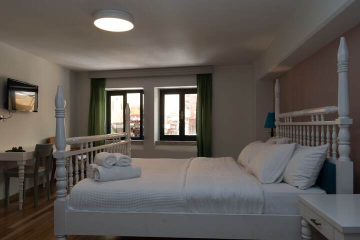 Room 29 of 83