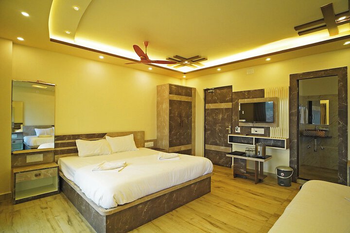Room 13 of 52