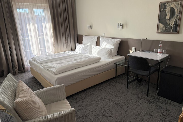Room 55 of 136