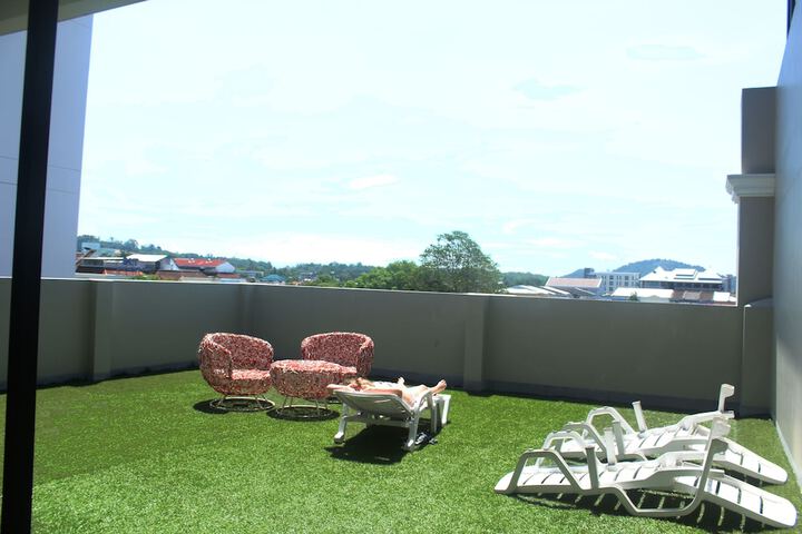 Sundeck 57 of 65