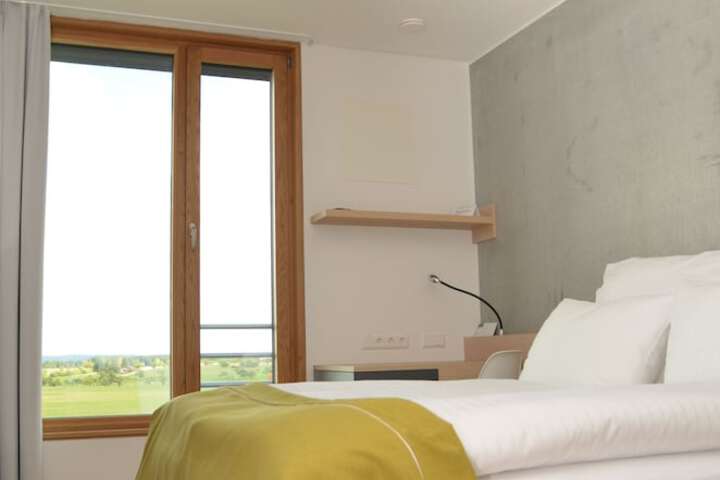 Room 4 of 49