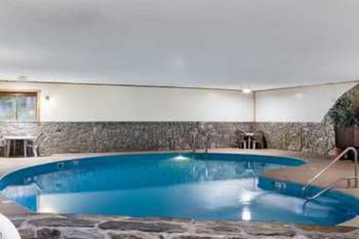 Pool 61 of 65
